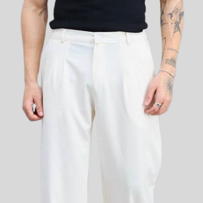 Luźne spodnie o szerokich nogawkach na co dzień