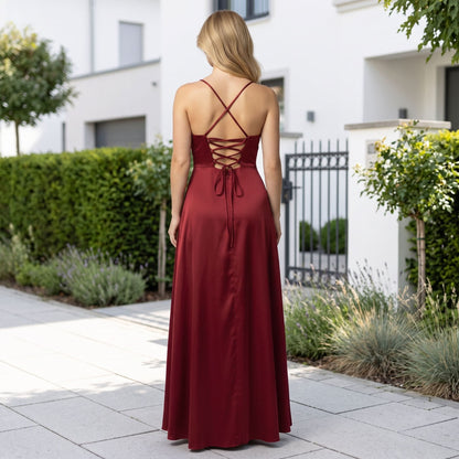 Elegancka sukienka maxi z rozcięciem z boku
