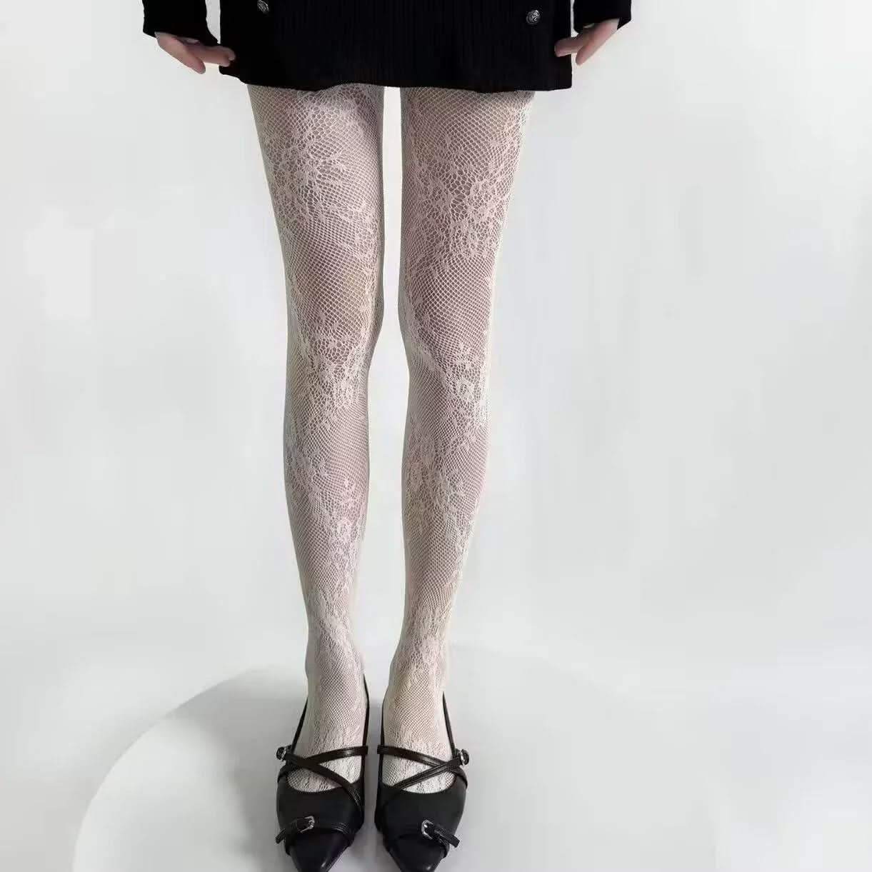 Chic Lace Tights - Elegant Floral Design with Comfortable Fit and Great Elasticity 2